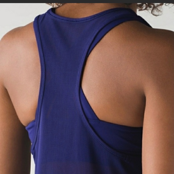 Lululemon blue 2 in 1 fast as light top mesh size 6 - Picture 12 of 12